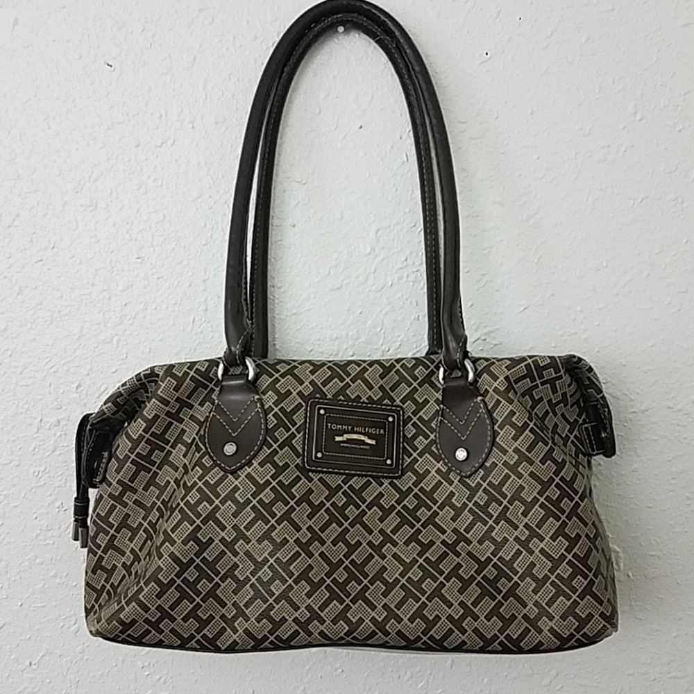 tommy Hilfiger handbag purse zipper closure brown